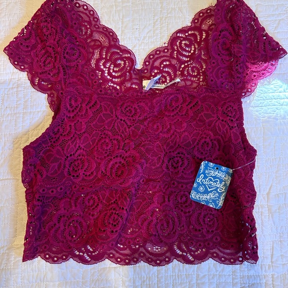 NWT FREE PEOPLE raspberry chase me lace Brami bralette crop top size small - Picture 5 of 11